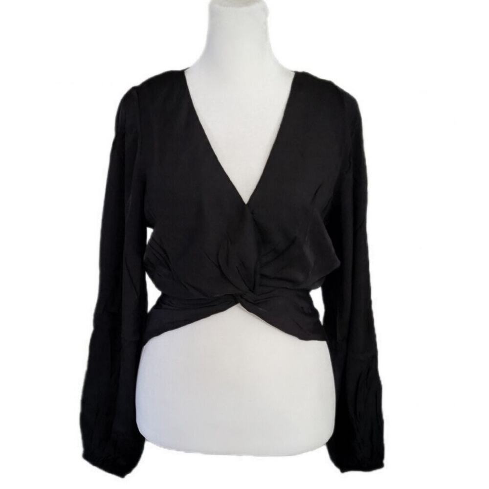 NWT! MinkPink Harper Twist Blouse Black Sateen Cropped S MSRP: 120 - Picture 2 of 8